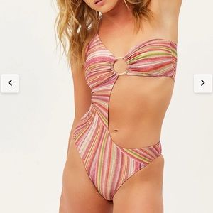 NWT Frankie’s Bikinis Seraphina One Piece Swimsuit in Dance Pink 💞
